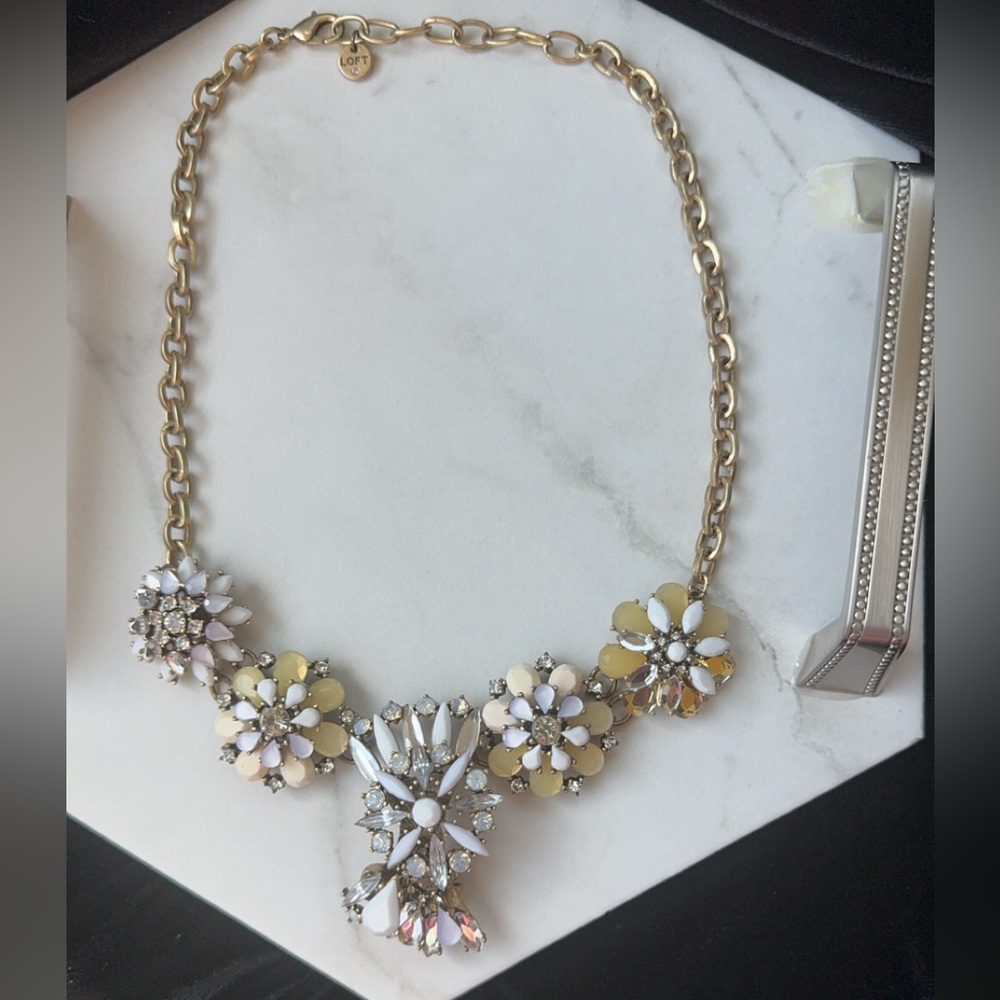 Ann Taylor Loft Necklace